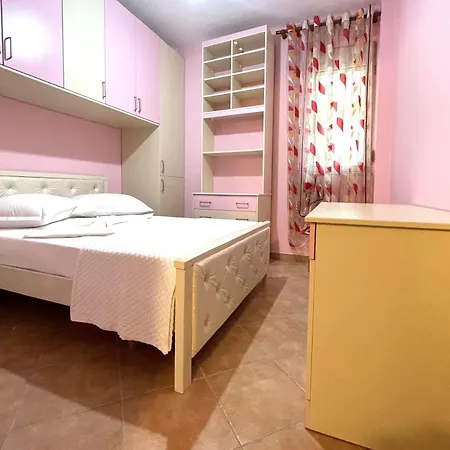 Kam 3 Bedrooms In The Center Vlorë