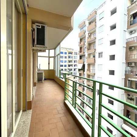 Kam 3 Bedrooms In The Center 公寓