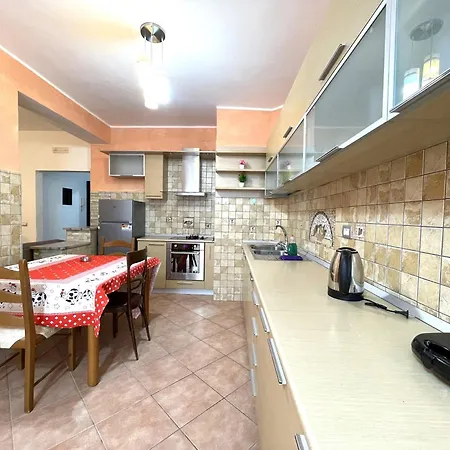 公寓 Kam 3 Bedrooms In The Center *